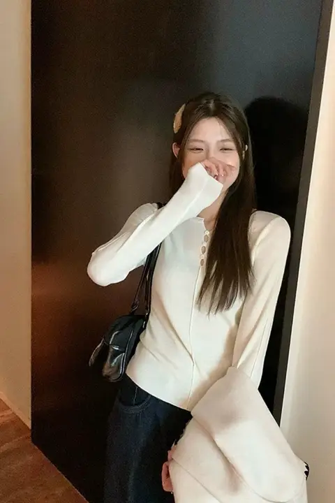 ニットトップス レディース クルーネック 透かし編み クロップド おしゃれ フィット感 着痩せ ふんわり 大人可愛い 秋