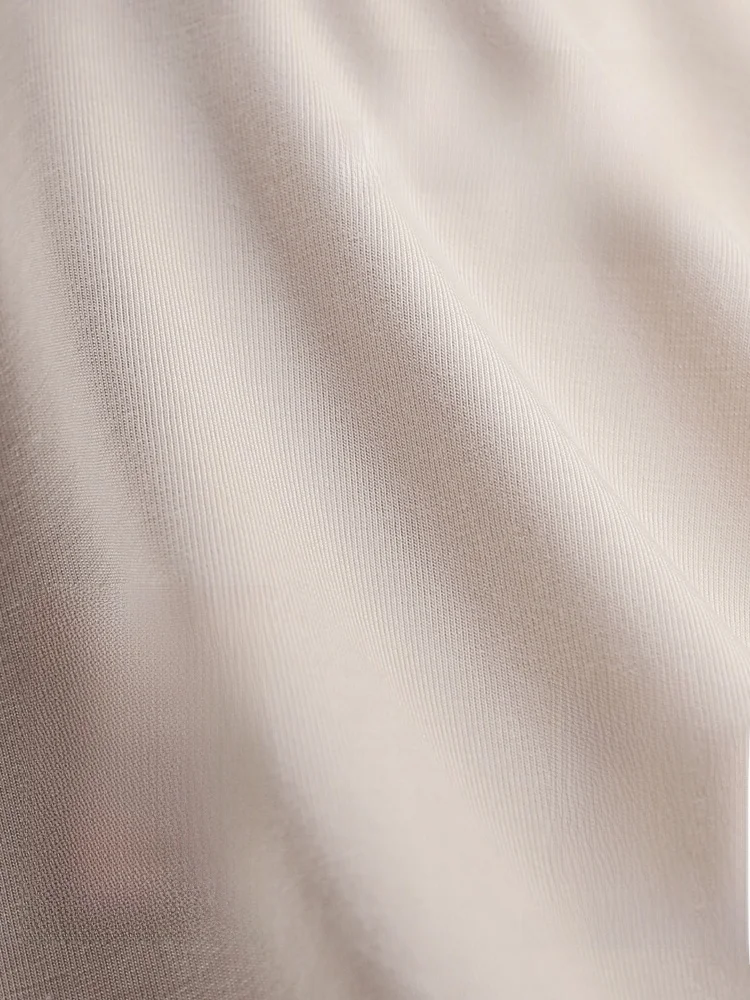 夏の寝るときの服は、本当に涼しいもので決めるべき？