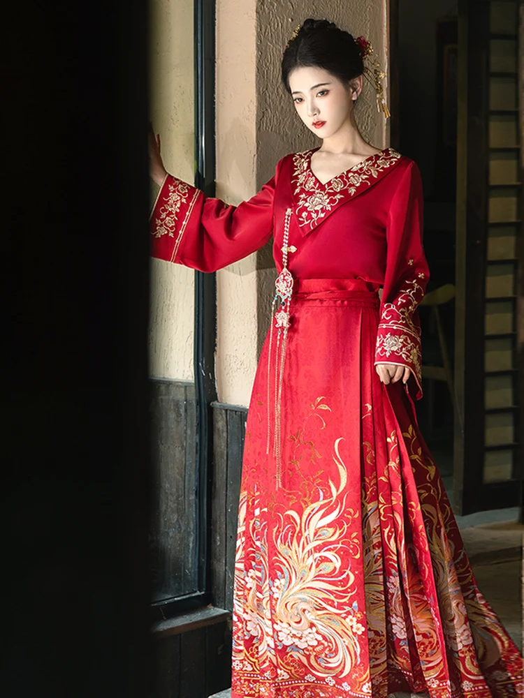 中国式婚礼で着る花嫁衣装は、本当に伝統的で華やかなのか？