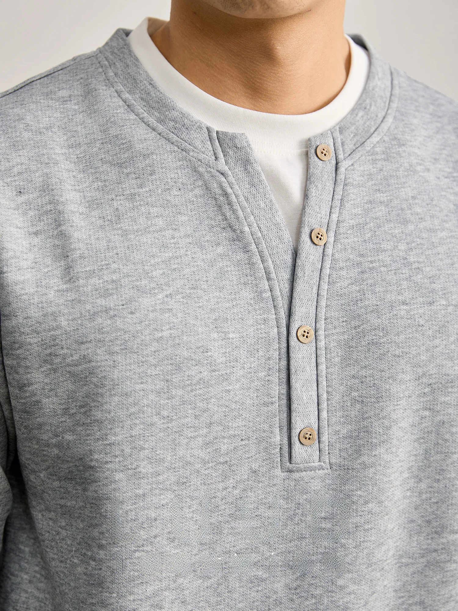 ロンティーTシャツを重ね着するなら、どうやって着るの？