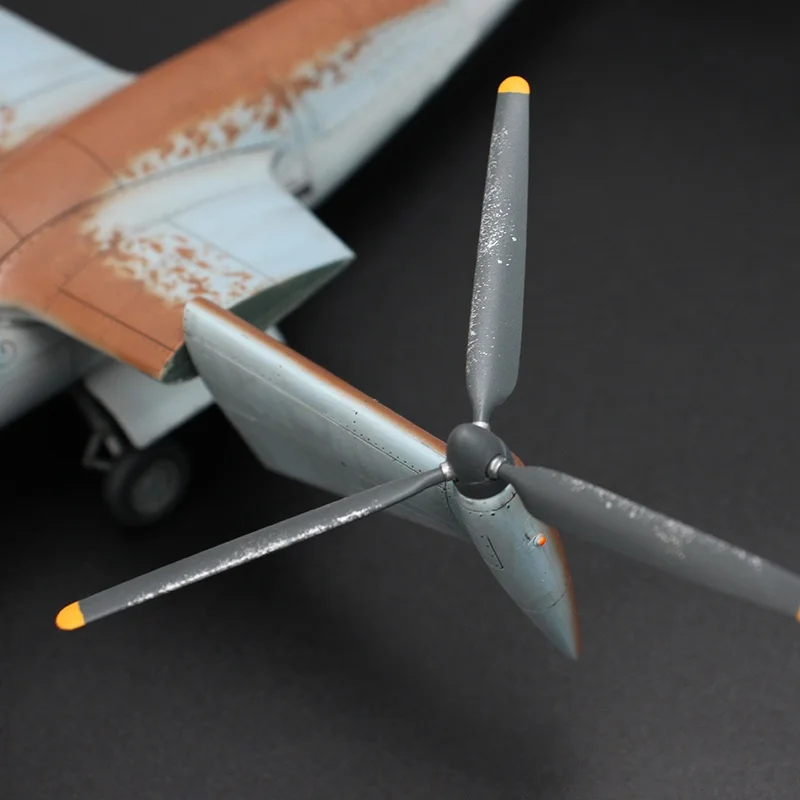ストロー飛行機と飛行機おもちゃ、どちらが子どもにぴったり？