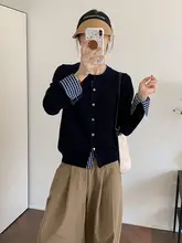 深い藍色のピース付きニットカーディガン【秋冬用・スタイル・ショート丈】