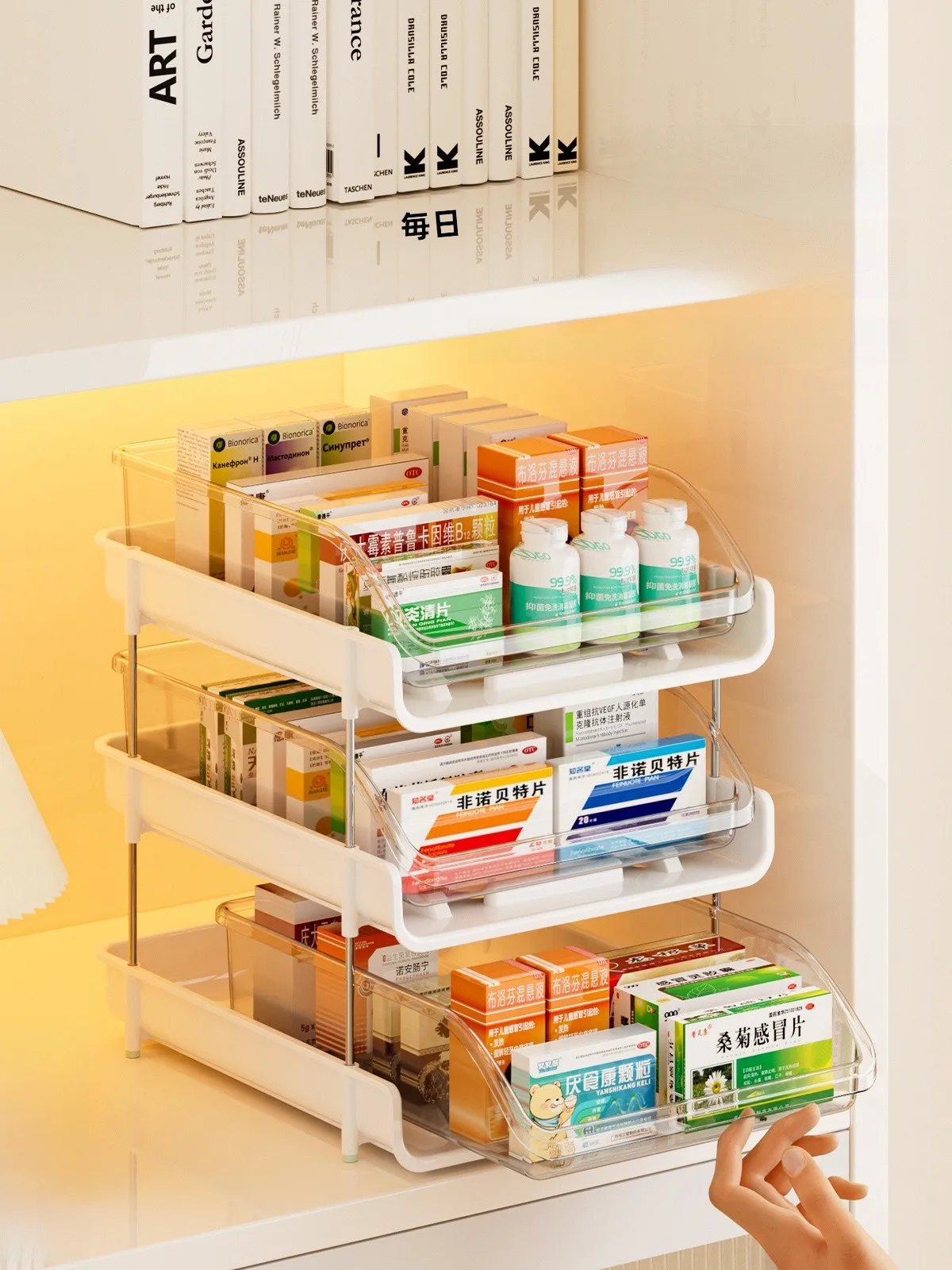 透明な多層収納ラックで整理を叶えるには？