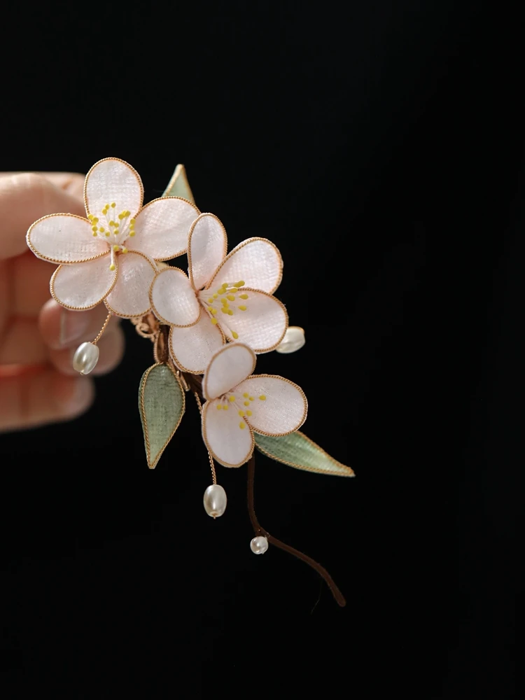 ヘッドドレス 生花はどう選ぶ？古風花柄の魅力と実際の使い方を解説