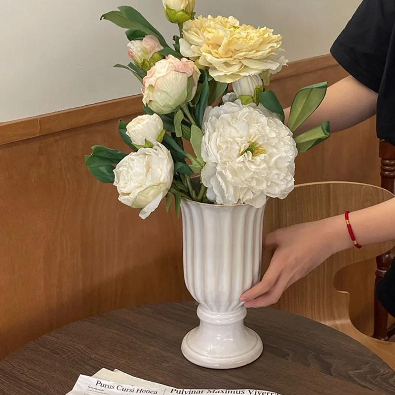 ロココ風アンティーク陶器高脚花瓶：フランス風インテリアに最適な収納用台面花器の選び方