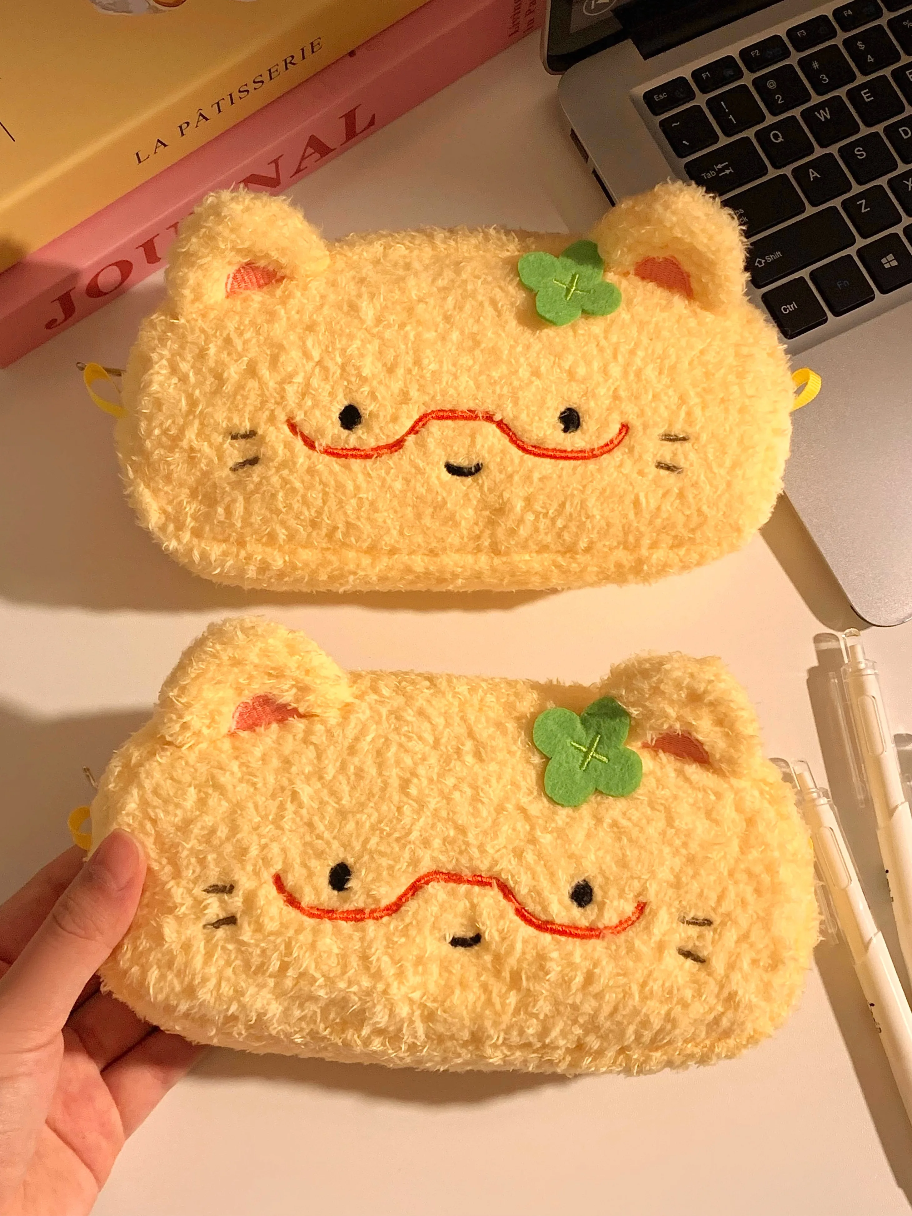 可愛いデザインの猫型ペンケース：高容量・インス風・女の子用文房具収納の実用性と価格分析