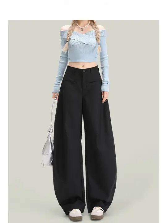 黒のハイウエストワイドレッグパンツ【カジュアル・梨型体型を美しく見せる】
