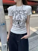 個性的なロゴプリントの女性用フィットTシャツ【夏用・ショートスリーブ・アメリカンカジュアル】