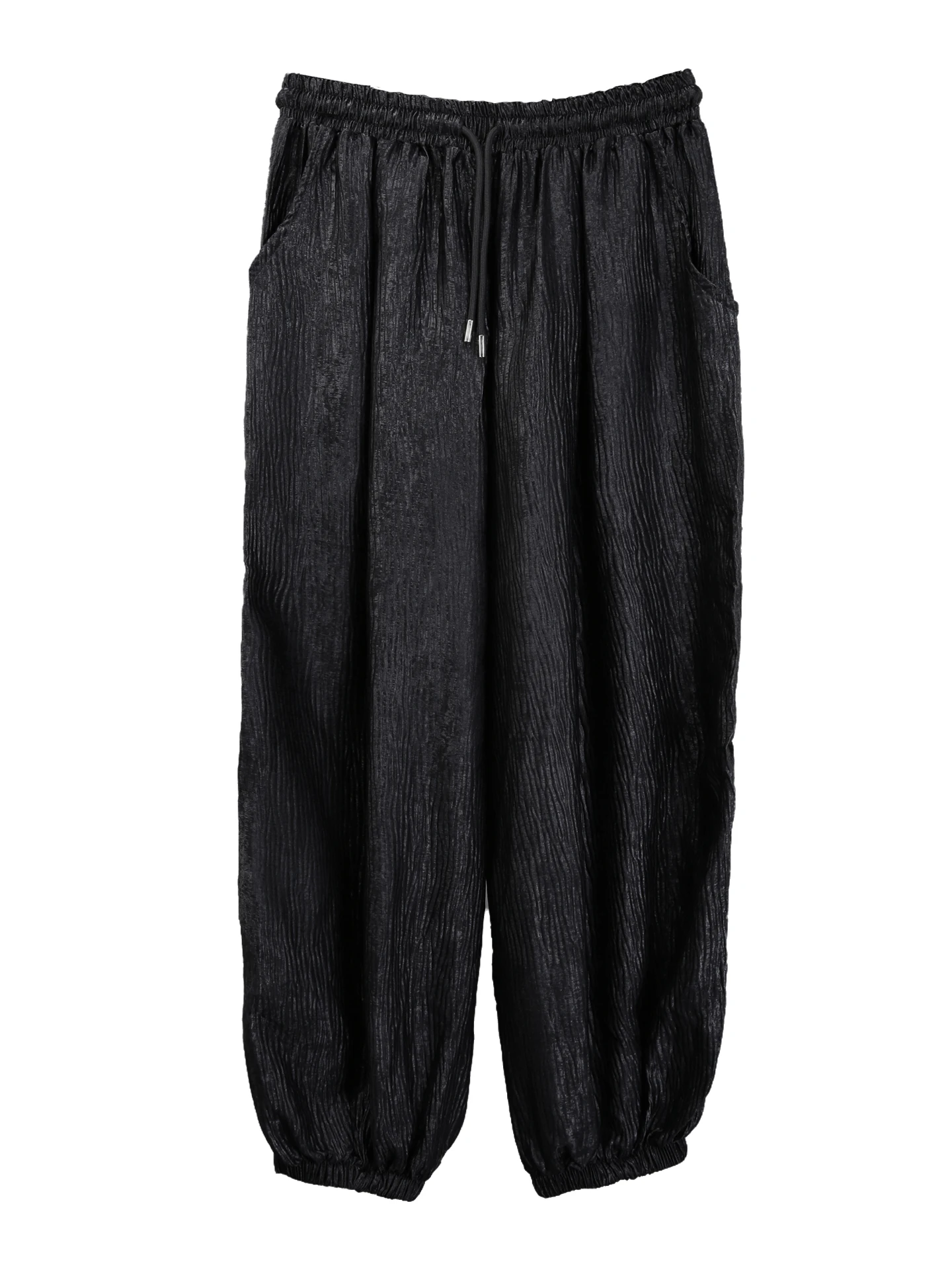 ピチピチの服 男：フィットのプリーツドローストリングパンツが日常にどう活かされるか
