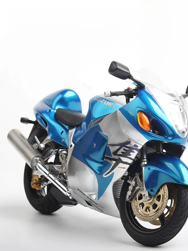 トミカバイクとは何か？厳選4選で、自宅のデスクや壁に彩るリアルなバイクライフを実現する方法