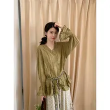 春にぴったり！レトロなデザインの長袖ブラウス【フリル付き・二重構造】
