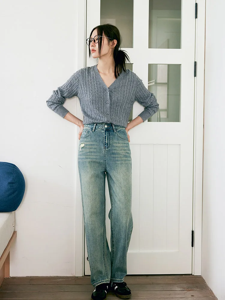 ヴィンテージ風ストレートデニムパンツ：40代女性に最適なスリムフィットの実用性と着心地