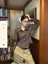チェック柄のレディースシャツ【短丈・長袖・フィットデザイン】