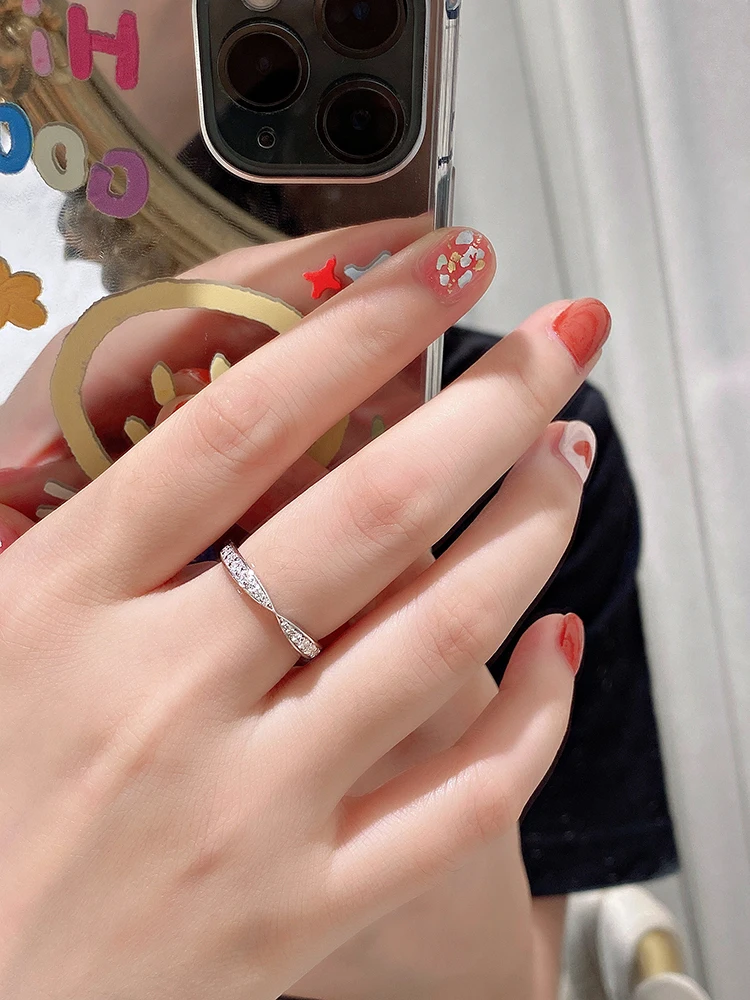 ビジュー リングの取り入れ方は？3選で自宅のライフスタイルを彩る