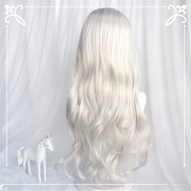 ロリータスタイルの長いカールウィッグ：自然なウェーブとグレーが大人のヘアアレンジを簡単にする