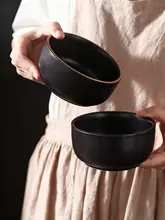 シンプルデザインの黒い米飯碗【家庭用・陶器製・高級感ある食器】