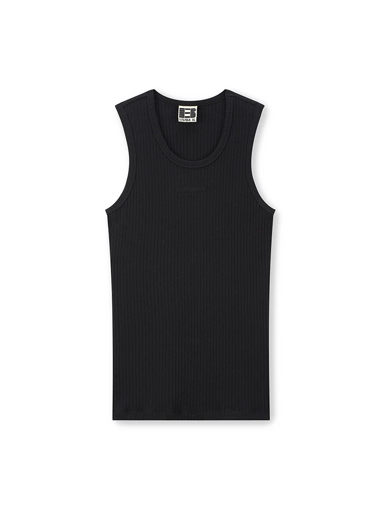 「tシャツイン」は本当に夏に着るべき？それとも、季節を越えて使えるアイテムなのか？