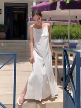 高級感のある白色の圧褶デザイン開叉キャミソールワンピース【夏用・フレンチスタイル】