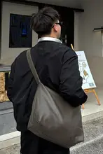 シンプルなデザインのレトロ風トートバッグ【男女兼用・通勤・大容量】