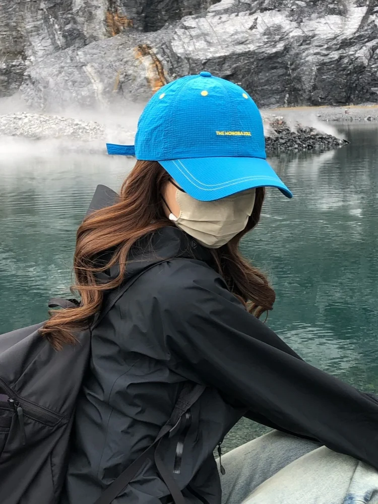 アウトドア女子が夏に選ぶべきキャップは？デザインと機能のバランスがカギ