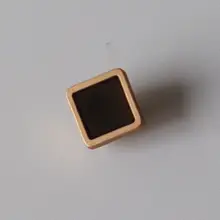 金銅縁デザインの深茶色ブラックボタン【イギリス製・8mm】