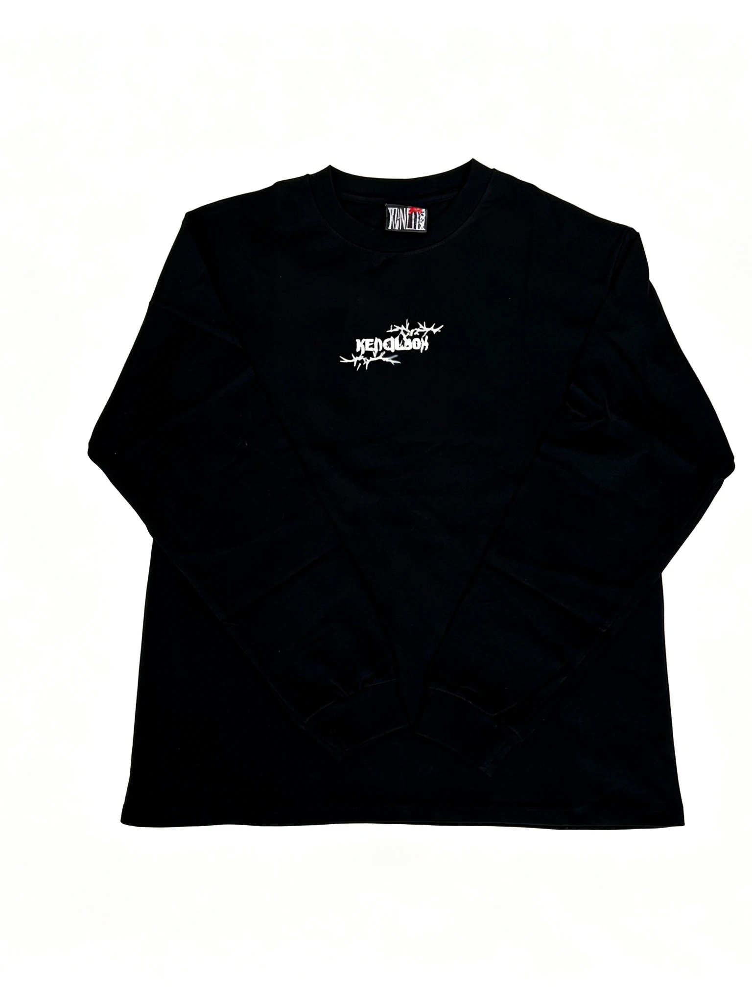 ボックスロゴTシャツはどんな風に着る？カジュアルな日常に溶け込むための選び方