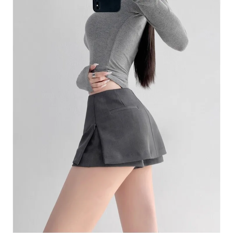30代の女性が今流行りの服を選ぶとき、通勤に使えるスカートはこれだ？