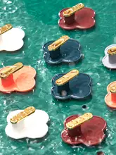 環境に優しい防水仕様の四葉クローバーデザイン粘着フック【穴あけ不要・高耐久】