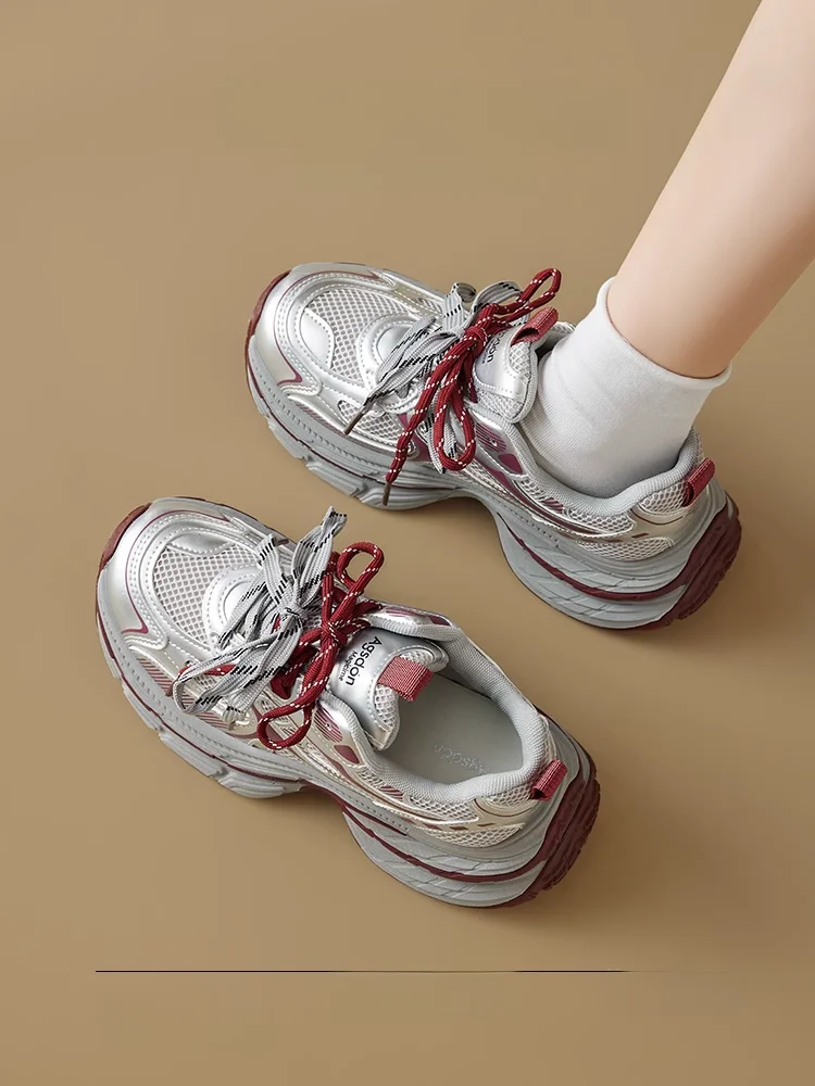 普段使いの運動靴に悩んでいるなら、この1本で解決できる？