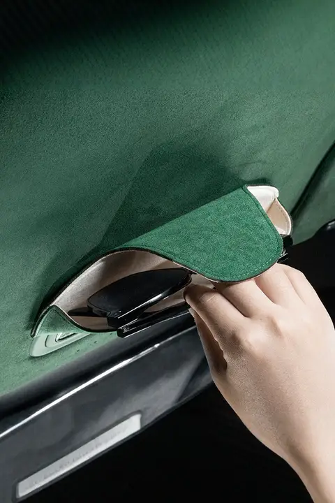 小米YU7用マグネット式眼鏡ケース【車内装飾用】