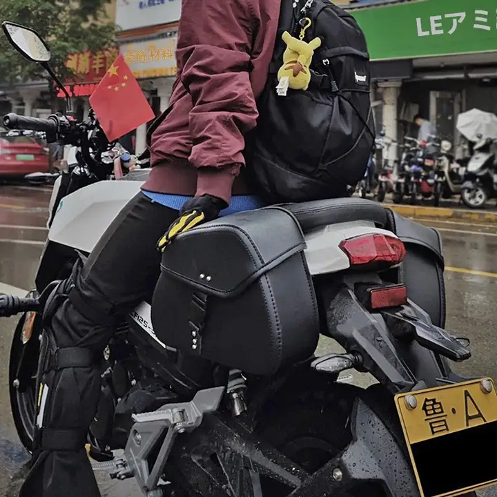 バイク用防水レザーサイドバッグ【汎用・取付簡単・シンプルデザイン】