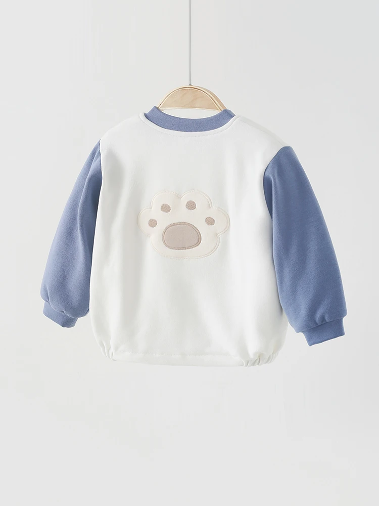 生後2ヶ月の赤ちゃんが冬に寒くならないようにする、寝るときの服装はこれで解決？