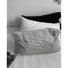 シンプルなブラック＆ホワイトストライプ枕カバー2枚セット【コットン100%・48x74cm】