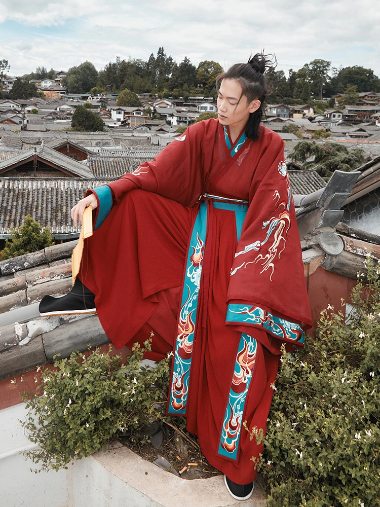 赤い服を着るとき、どう選ぶ？漢服コラボの秋の結婚式服装が教えてくれたこと