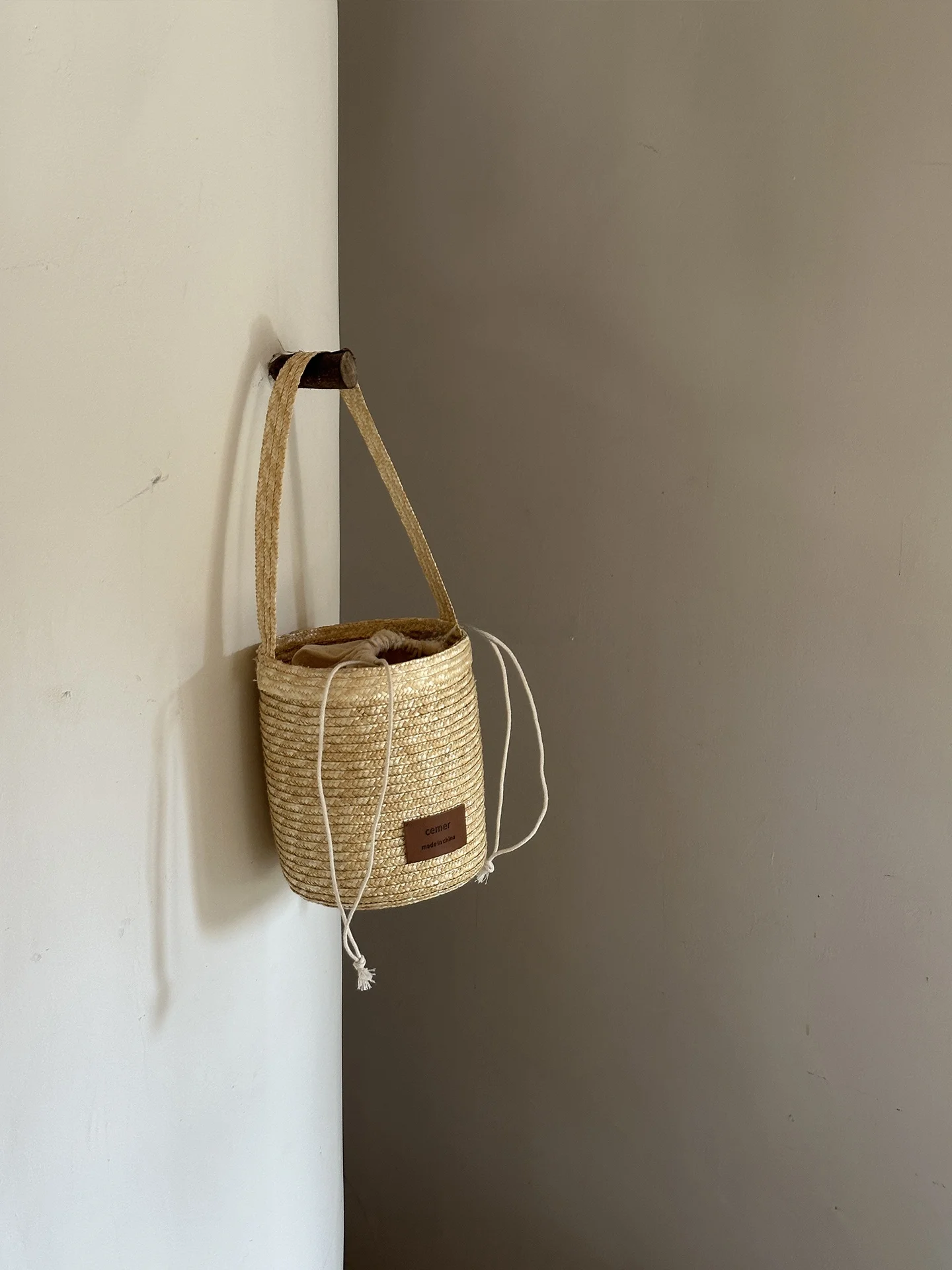 わoven bag とは何か？その本質と、日常に溶け込むための選び方とは？