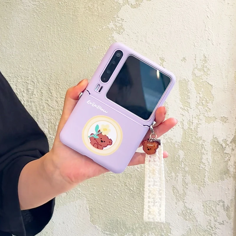 紫のスマホケースは本当に魅力的？その理由と、夏にぴったりな選び方とは？