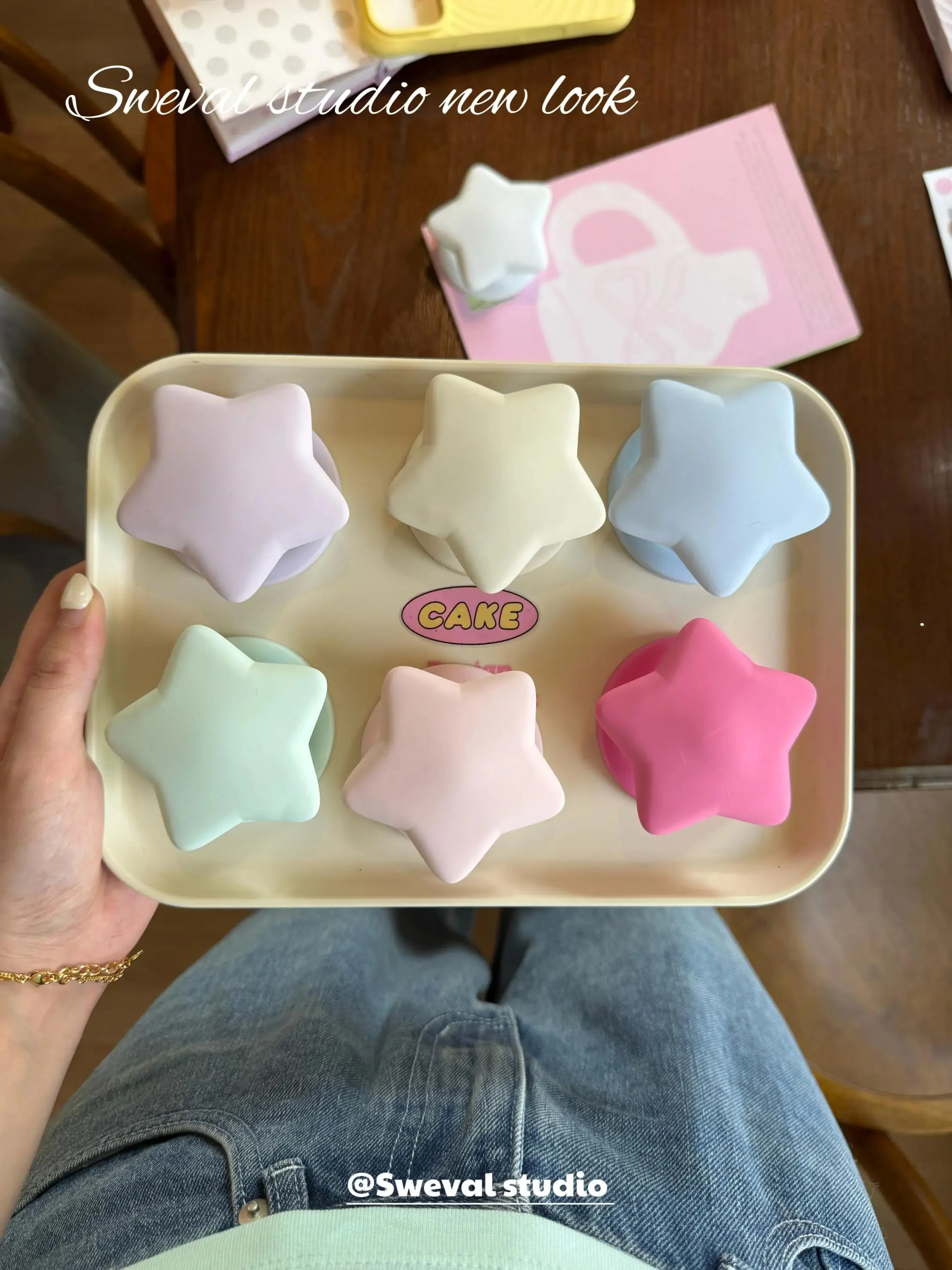 星形マカロンデザインの液状シリコン磁気吸着スマホスタンド：デスクで伸縮式に 使える本物の液体タイプ