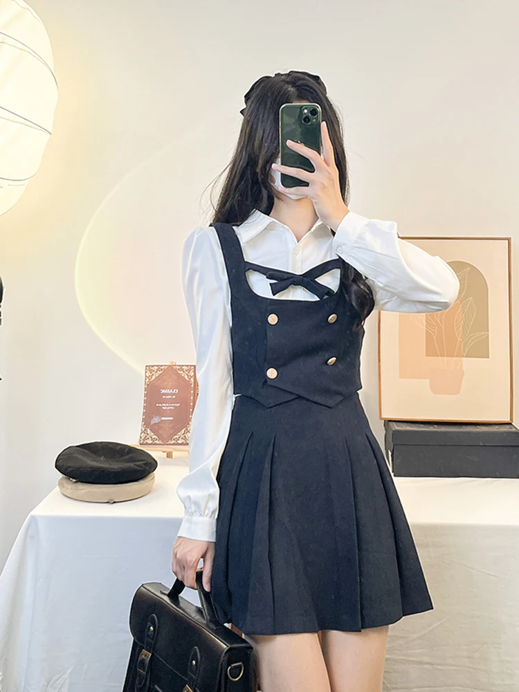 アイスクリームとクジラのレトロ学院風セットアップ：コーデュロイ素材の実用性と着用シーン