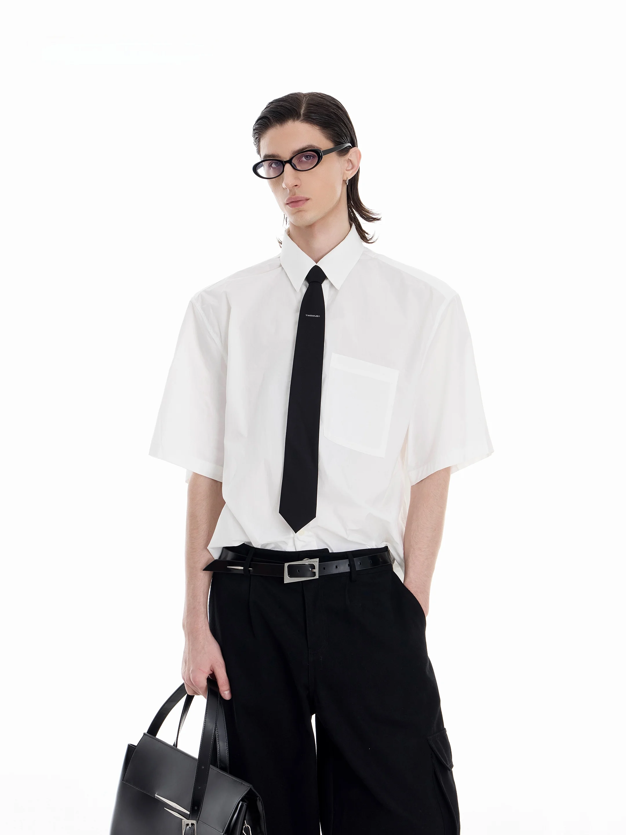 6月に着る服はどう選ぶ？通勤からデートまで、1着で解決する半袖シャツの選び方