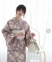 伝統的な日本の女性用浴衣【高級コットン・紫陽花デザイン】