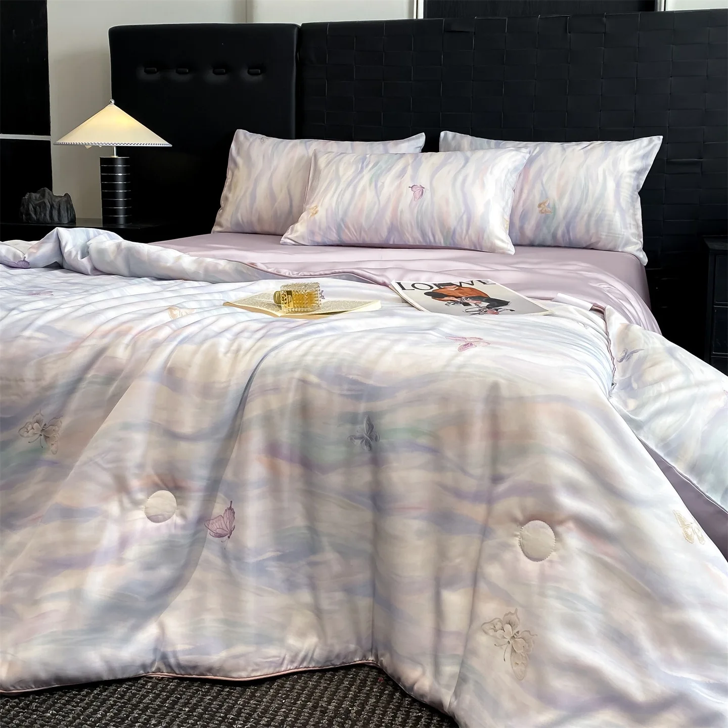 タオルケットを選ぶべきタイミングは？夏の部屋にぴったりな「肌触りの魔法」を体感する