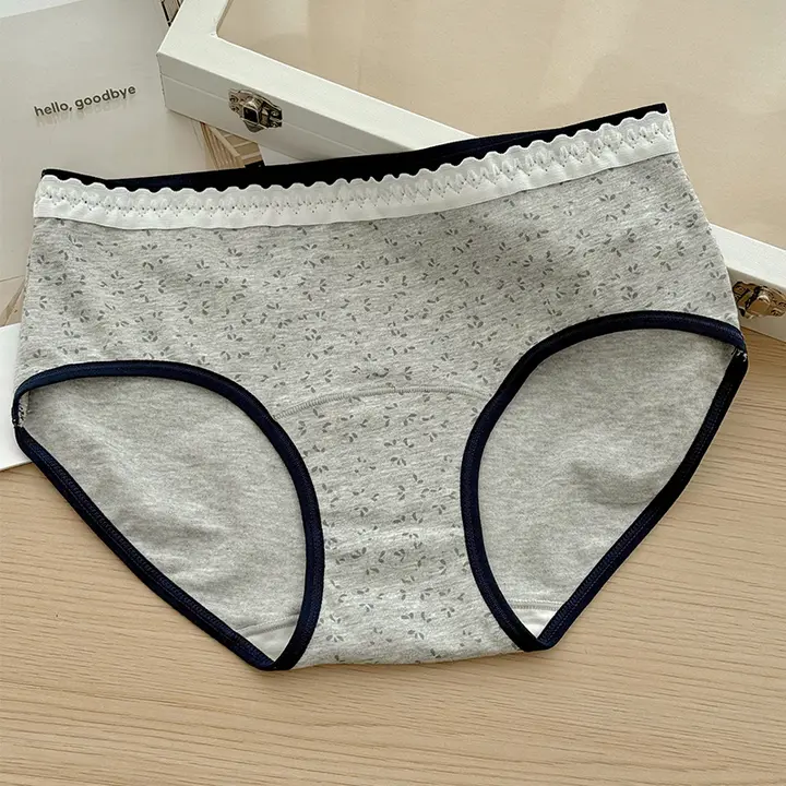フラワープリントのレトロ三角パンツ【抗菌・大きいサイズ】