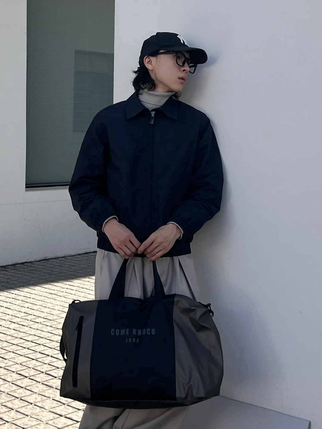高級感あるヴィンテージ風トートバッグ：おすすめの通勤・旅行用軽量ニット素材製品