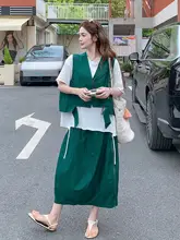 カジュアルでおしゃれな工装風　ア sleevelessトップスとスカートの夏用コーディネート（セットアップ対応）
