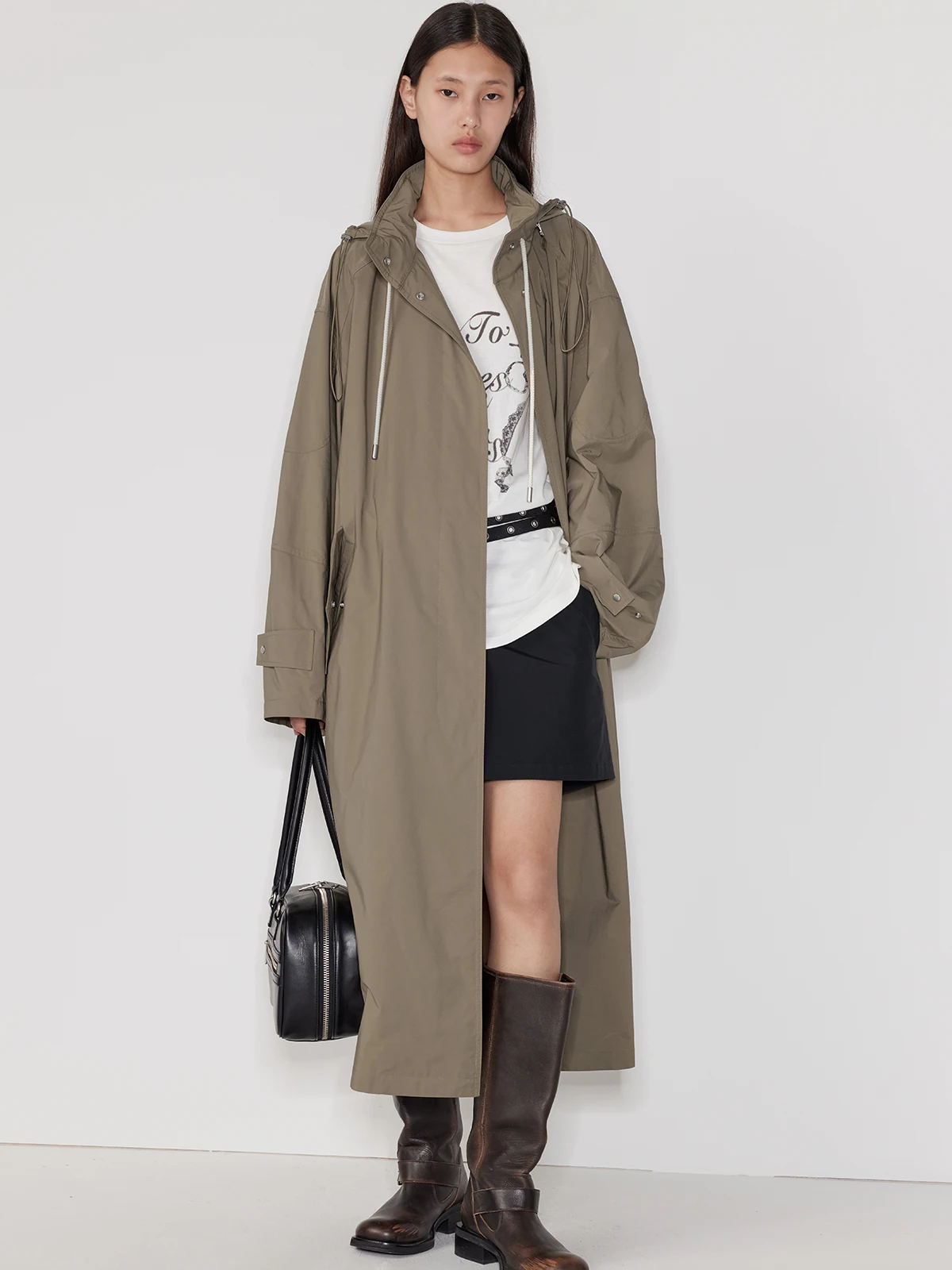 雨の日の服装で「濡れず」に快適に過ごすには？