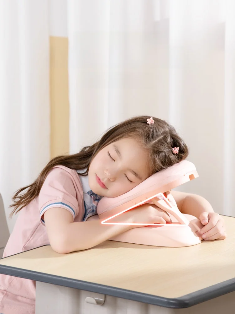 小学生向け昼寝用抱き枕：快適な午睡体験を実現する異形デザインのアイスシルクジャケット付き製品