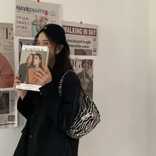 ゼブラ柄キャンバスバッグ【ショルダー・斜め掛け・女性用】