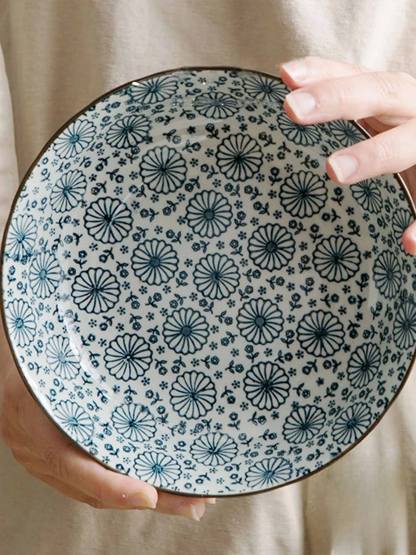 日式陶器小皿：6.5inch サクラご飯皿の多用途食器としての実用性とデザイン