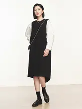 モダンなデザインのブラック＆ホワイトパネルロングスリーブワンピース【秋用・ゆったり・通勤・スリット入り】