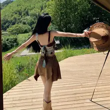 セクシーなキャミソールと不規則なミニスカートのコーディネート（セットアップ対応）